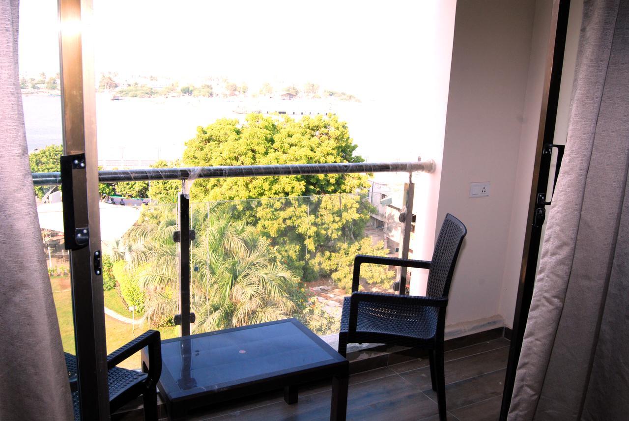 Apaar Hotel 3*