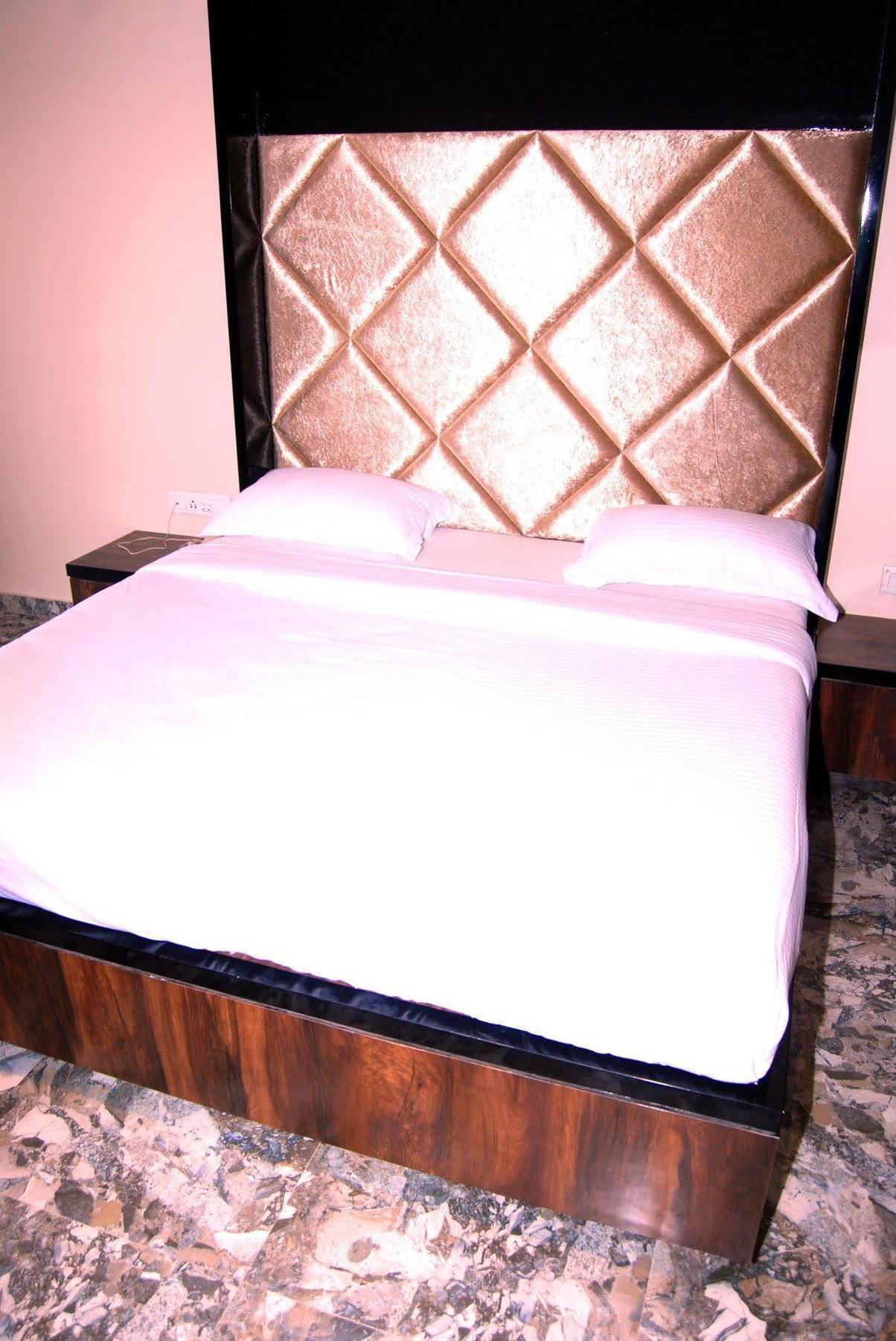 Hotel Apaar